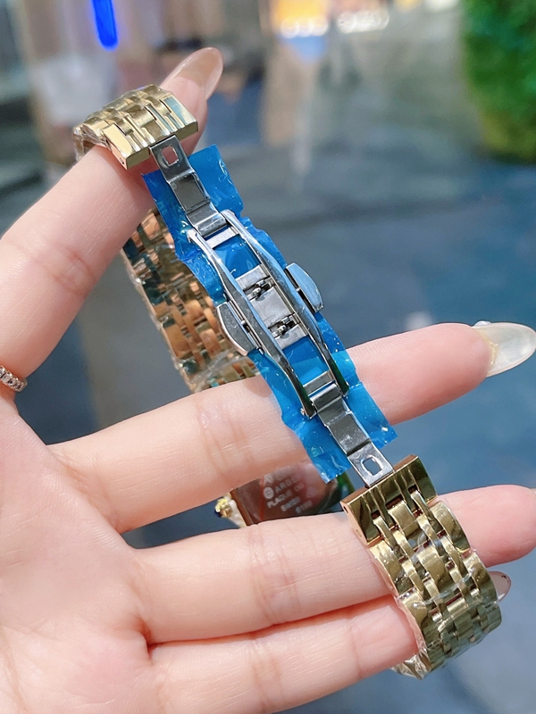 ブランド時計全体デザイン